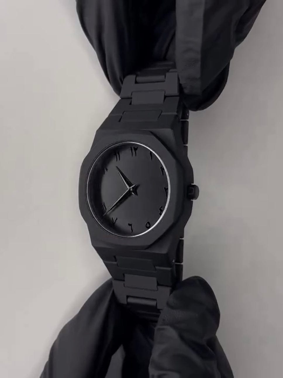 Arabic Aura Watch – The Ultimate Black Aesthetic: